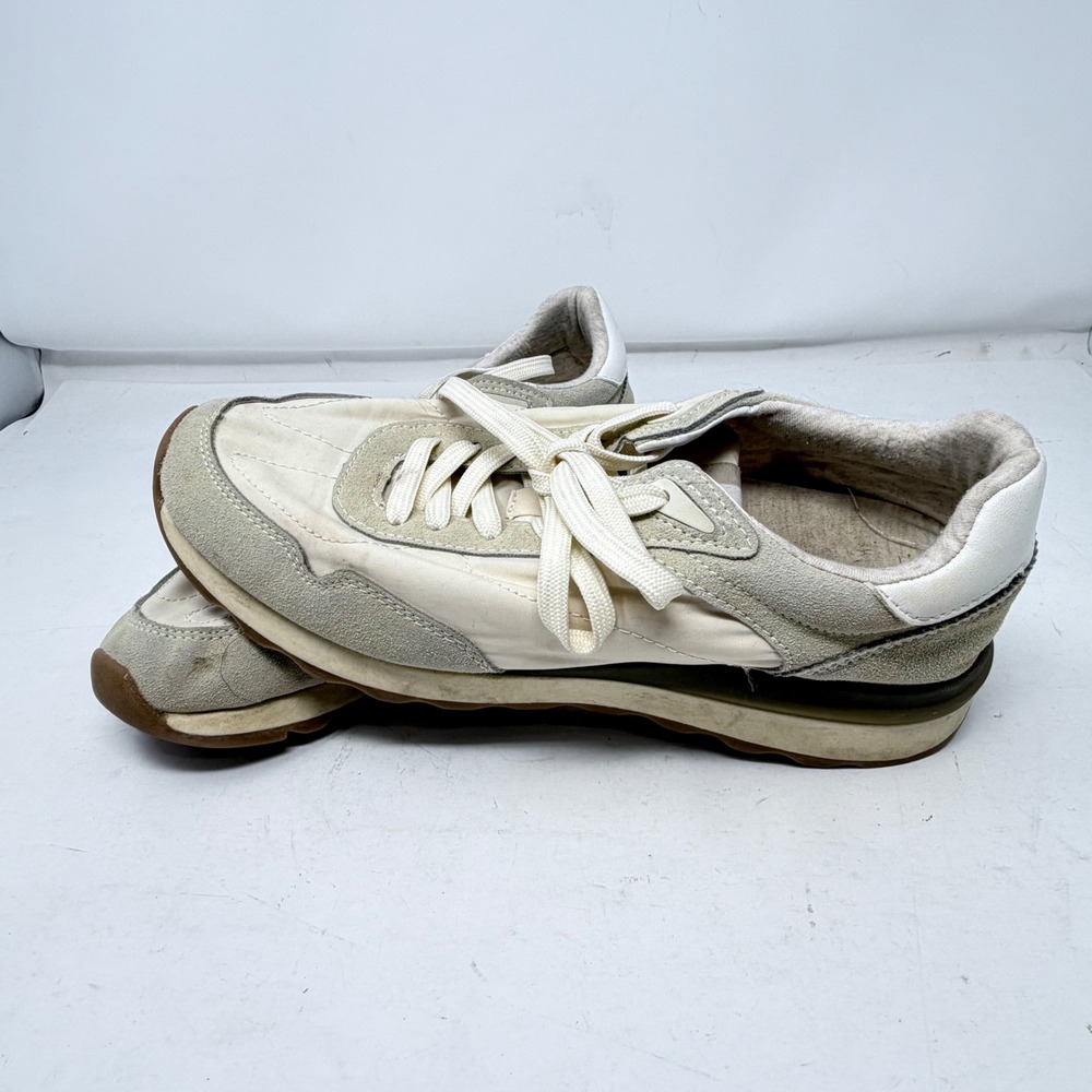 Cushionaire Womens 8.5M Cream Suede Nylon Retro Runner Sneakers Gum Sole‎